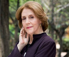 Premio a una Vida de Dedicación Julieta Egurrola
